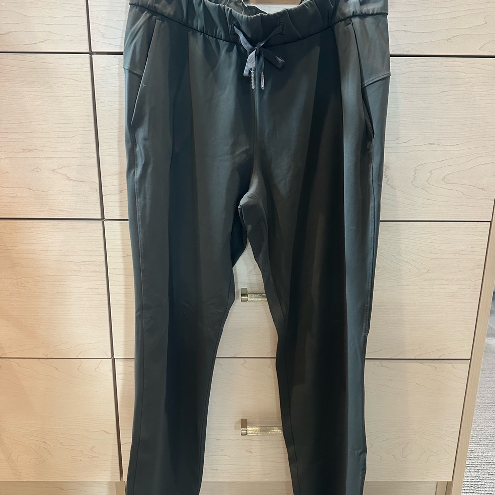 lululemon athletica olive green pants